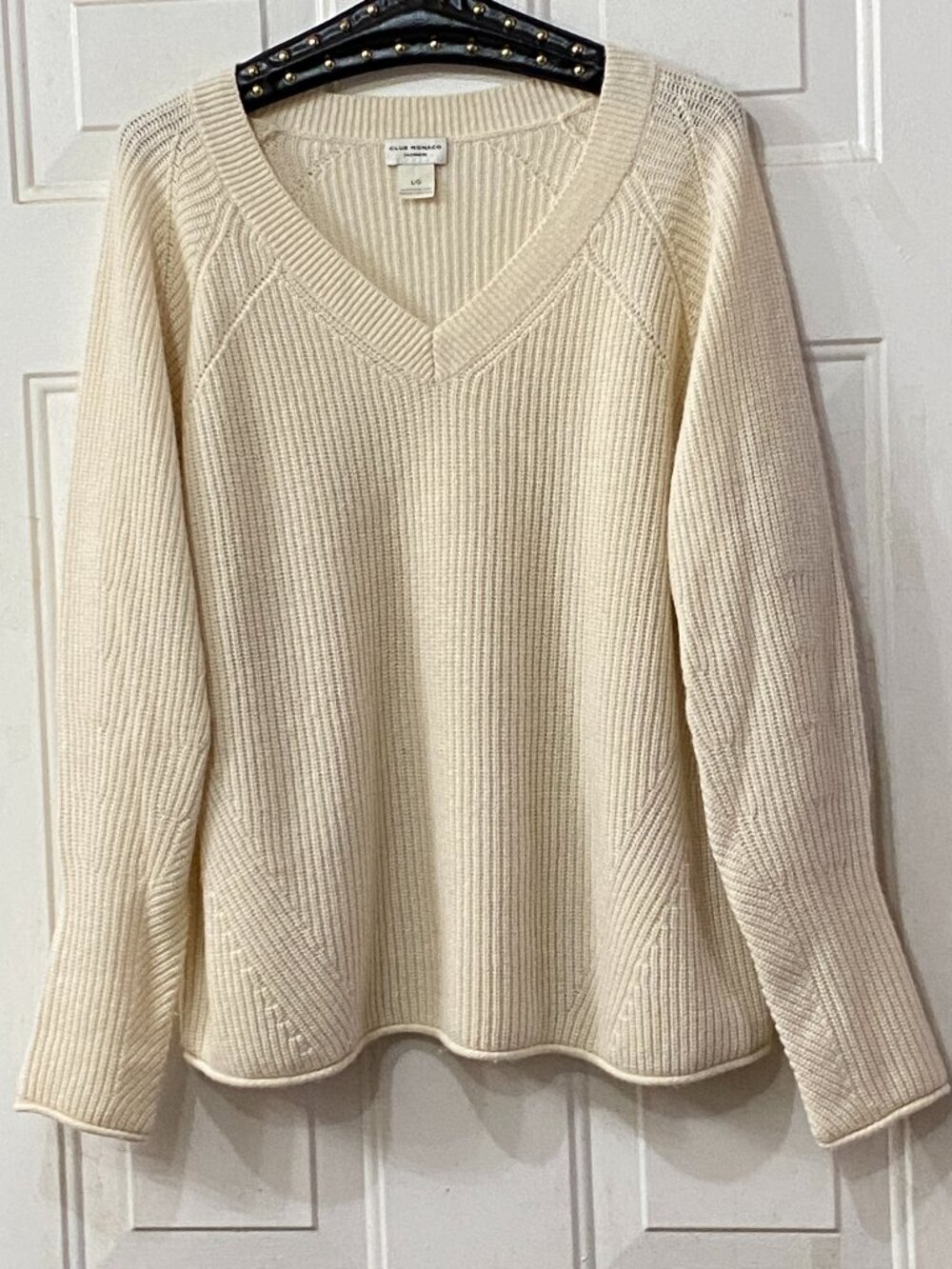 Club Monaco 100% Cashmere Sz L Womens Ivory Sweater V-Neck Long Sleeve
